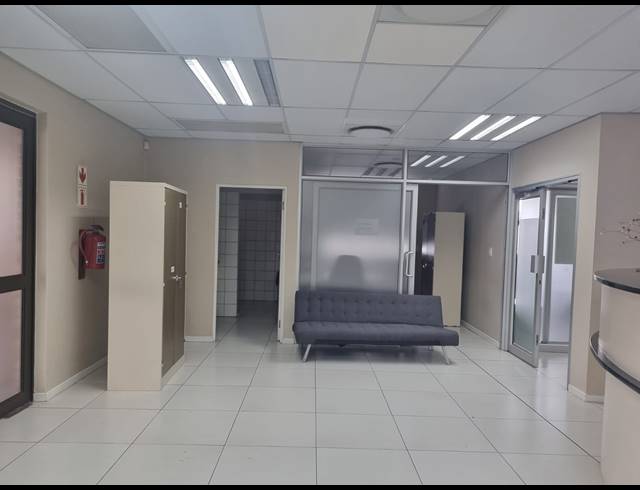 226M² OFFICE TO LET IN SONHEUWEL